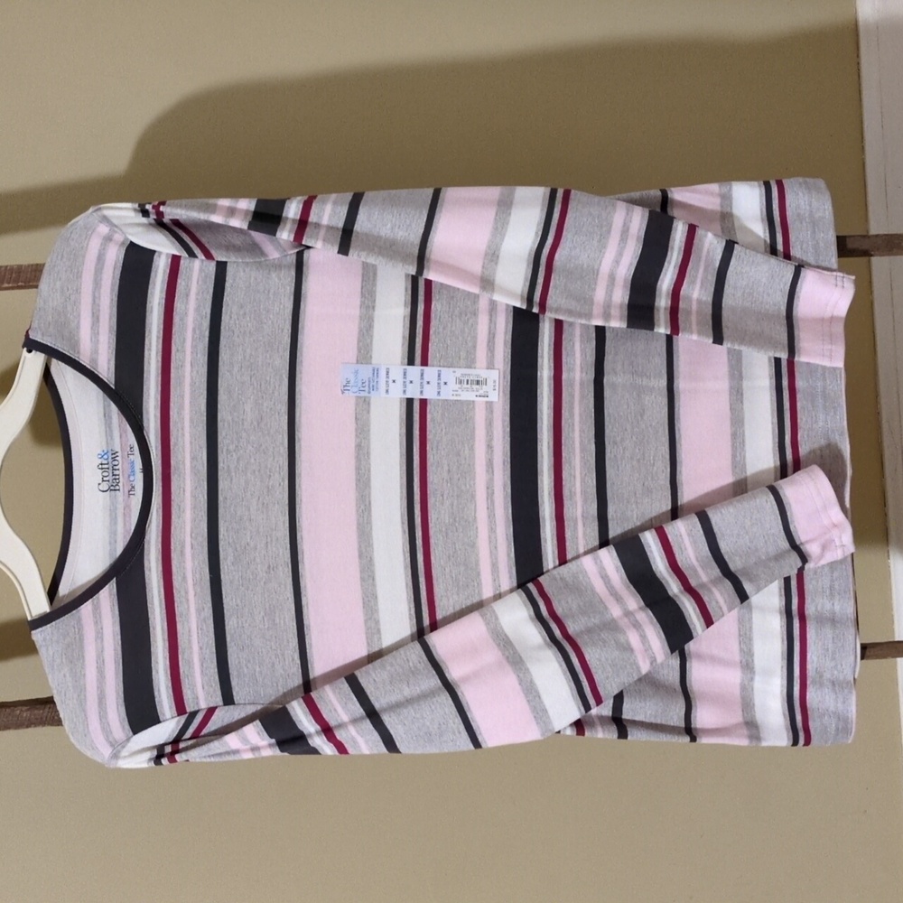 NWT Women's Medium long-sleeved T-shirt